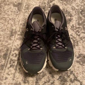 On cloud tennis shoes